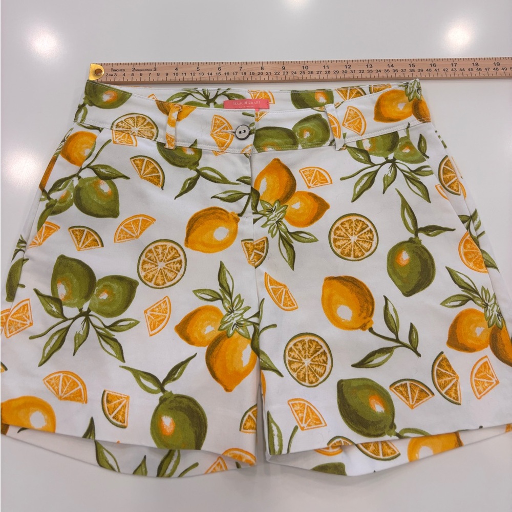 Isaac Mizrahi Fruit Print Women's Shorts in Size 4